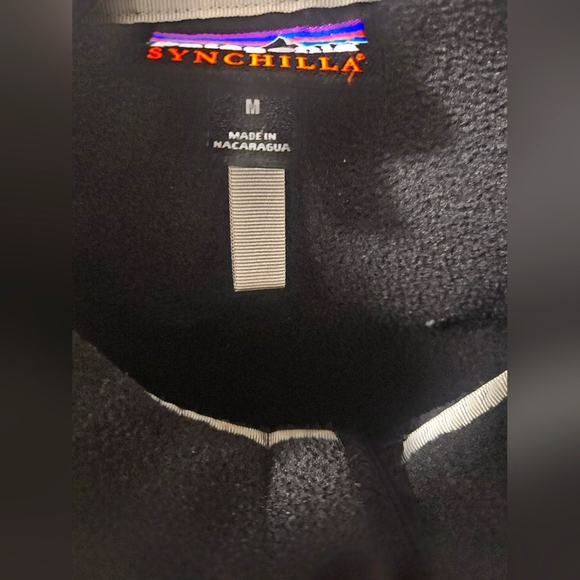 Patagonia Synchilla Black Fleece Jacket. - Picture 2 of 8